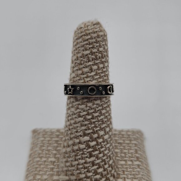 Size 6 Sterling Silver Dark Style Moon And Stars Ring A2603 - Picture 1 of 7